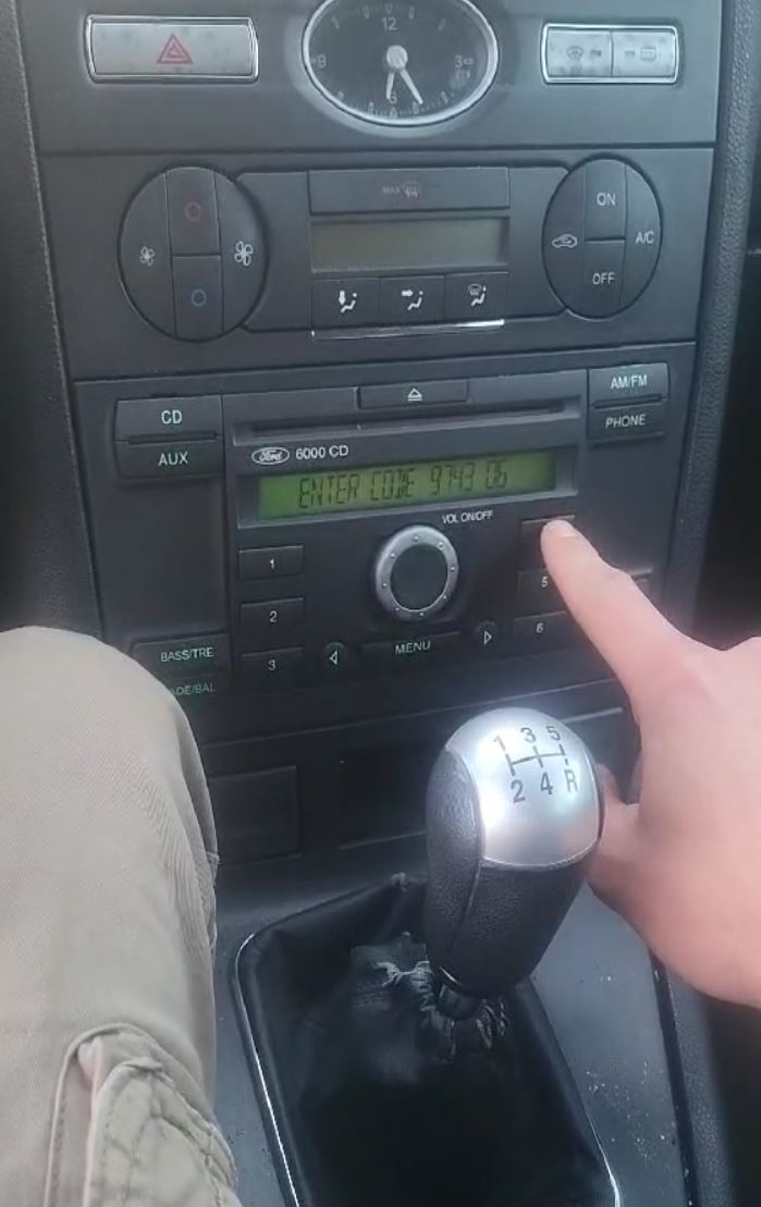 Customer review - Ford CD6000 radio code works